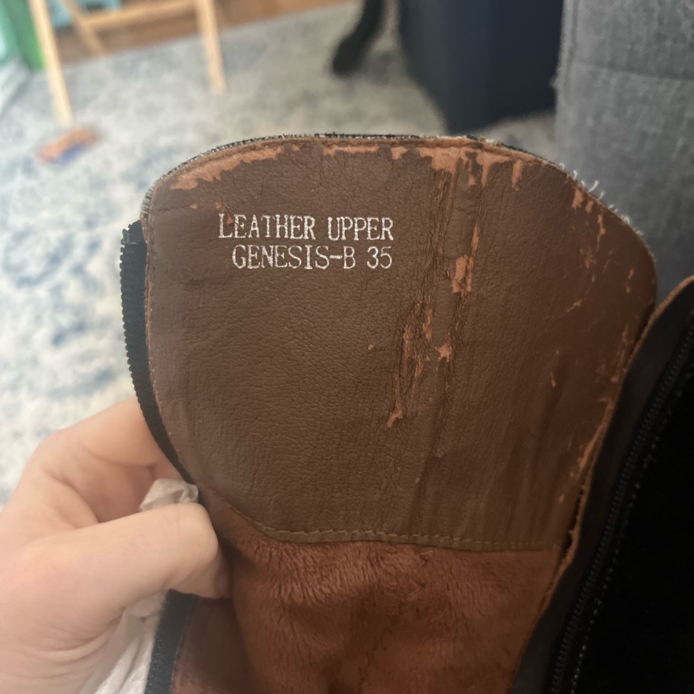 Embroidered Black and Brown Western Boots - Picture 8 of 8